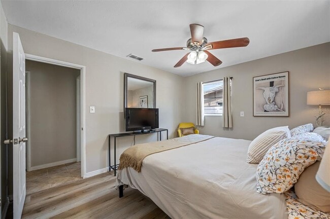 Building Photo - 4704 W Wyoming Ave