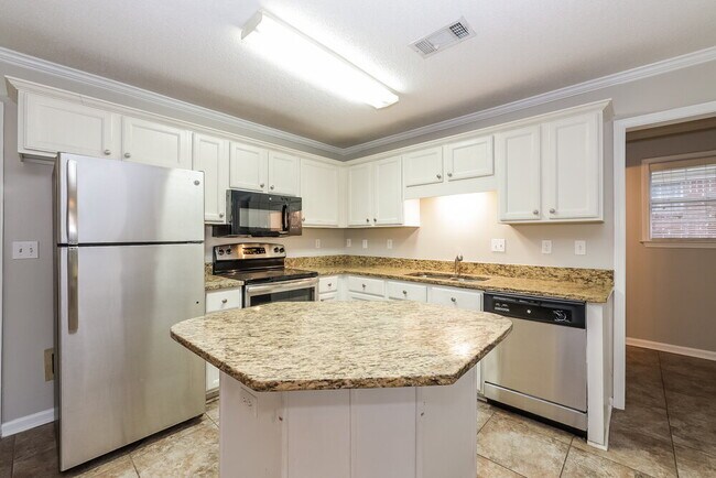 Building Photo - 787 Silver Sands Dr