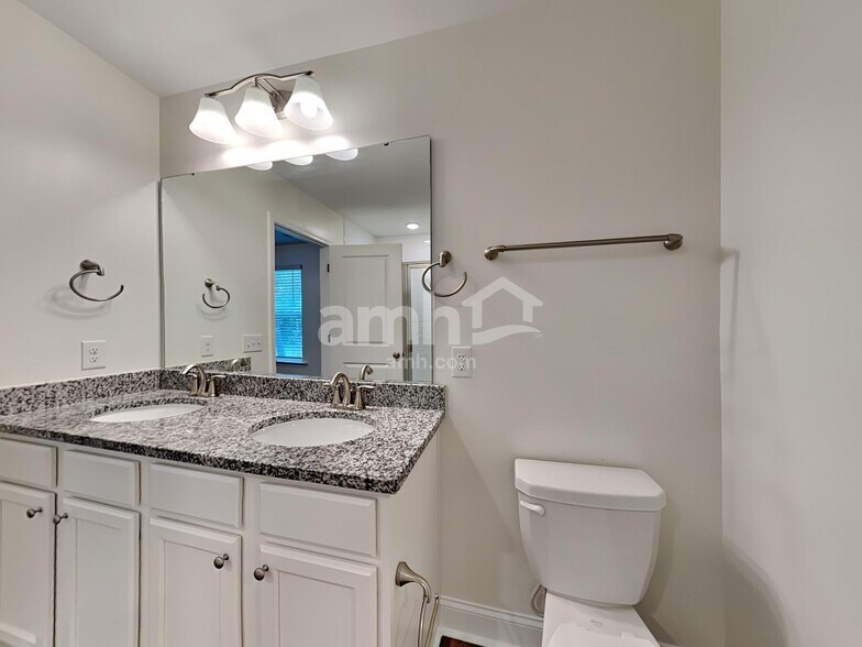 Building Photo - 1835 Produce Ln