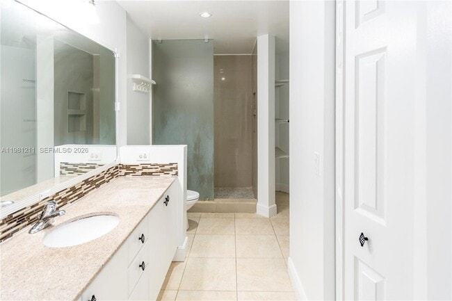 Building Photo - 2301 SE 24th Ct