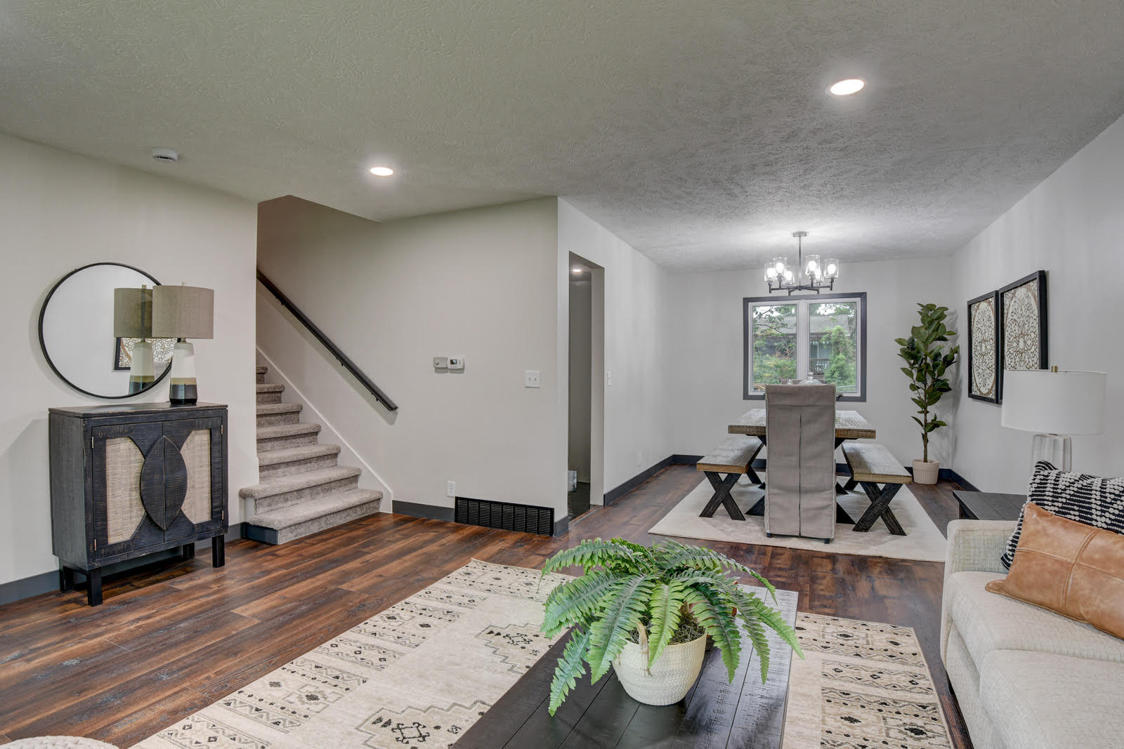 Upper Living Room3 - 11680 Meredith Ave