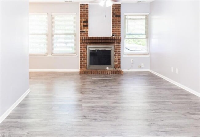 Building Photo - 1545 Lakeport Ct