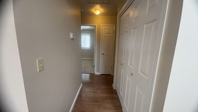 Building Photo - 1617 Cashmere Dr