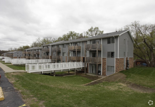 Primary Photo - West Winds Apartments