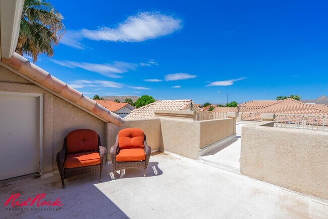 Building Photo - Spacious 6 Bedroom Home with a Balcony!