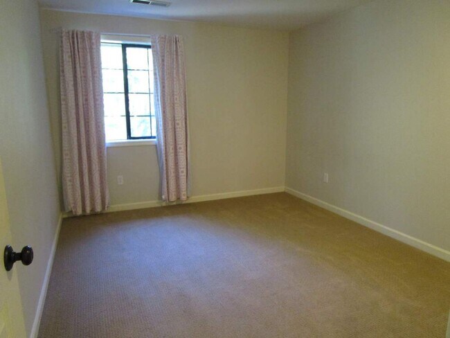Building Photo - Charming 3 Bedroom Home in Gig Harbor