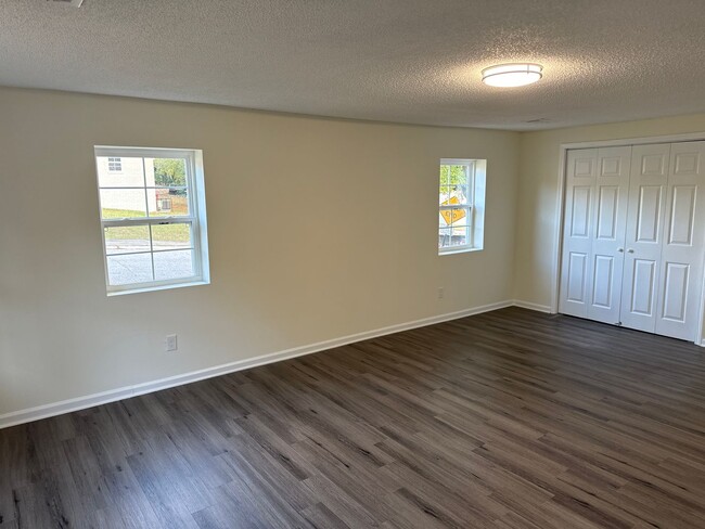 Building Photo - Home for rent! 3 bedroom $1,350