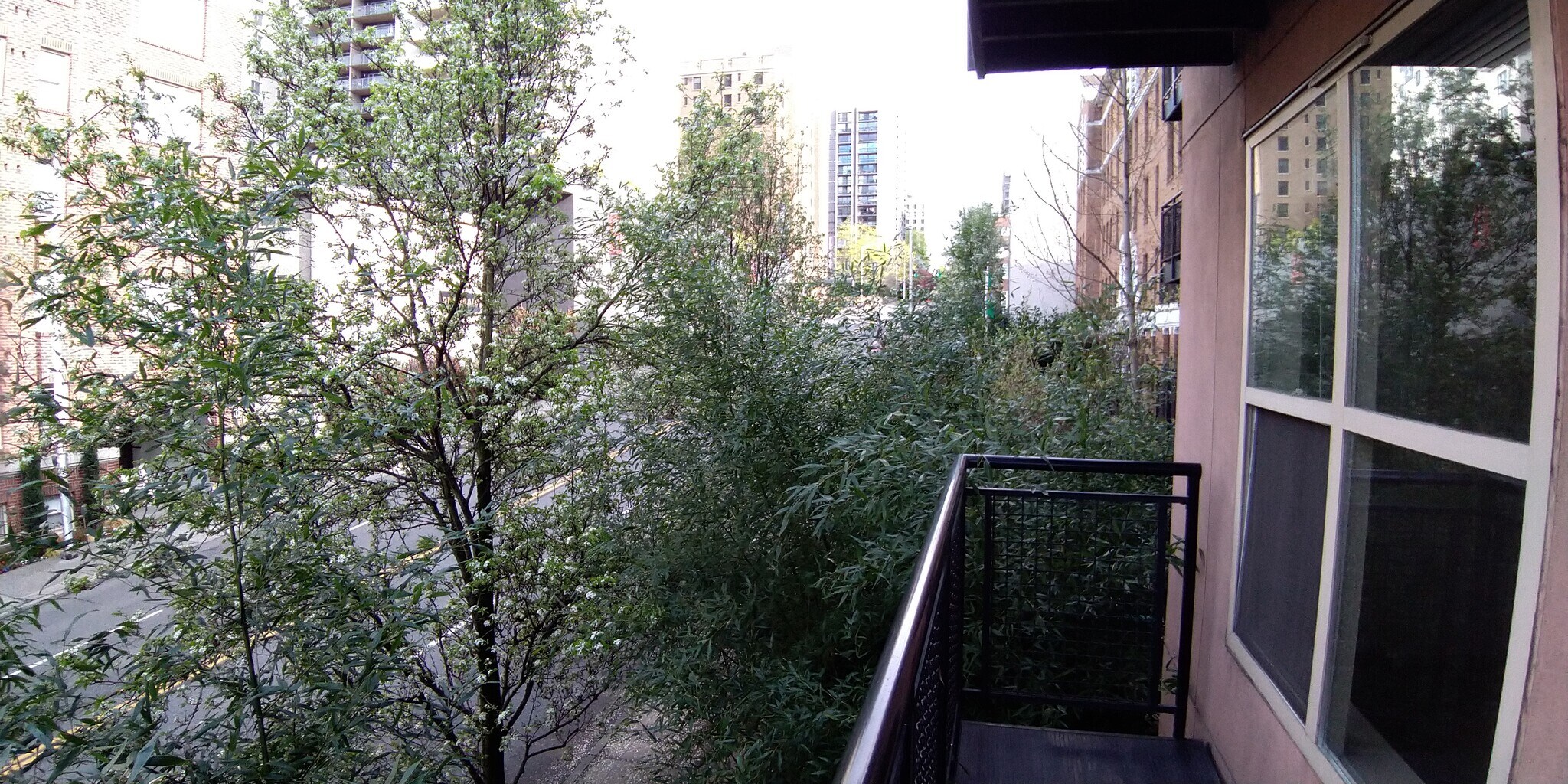 Building Photo - 1323 Boren Ave