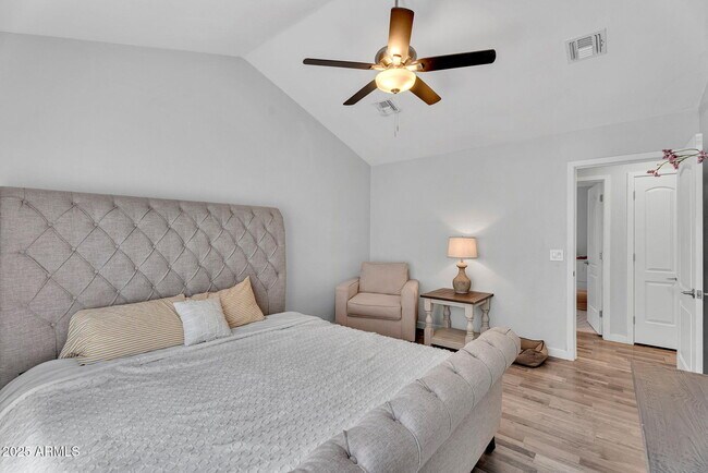 Building Photo - 1510 E Commerce Ave