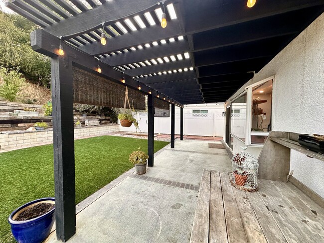 Building Photo - 23257 Joaquin Ridge Dr
