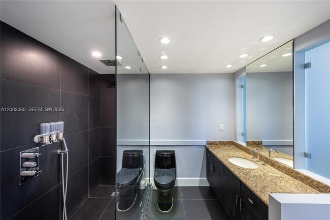 Building Photo - 2301 Collins Ave