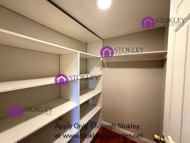 Building Photo - 5958 Vía del Cielo