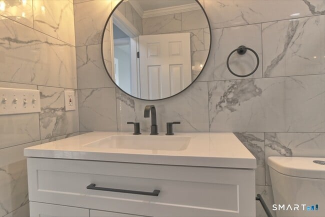 Building Photo - 169 Clark St