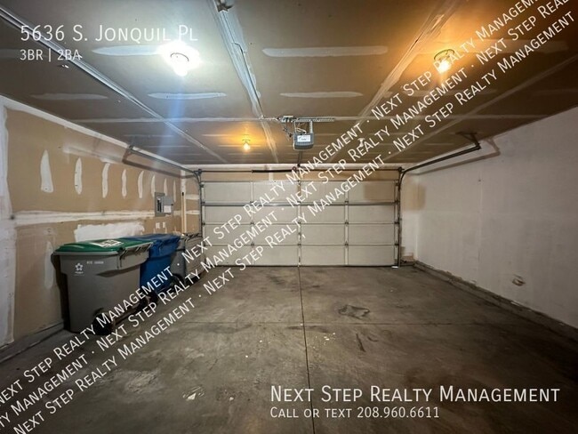 Building Photo - 5636 S Jonquil Pl