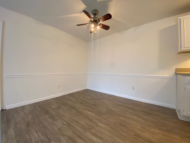 Building Photo - High Meadows - Spacious 2 bed, 1.5 bath Ga...