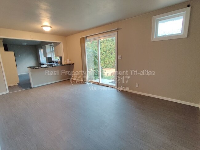 Building Photo - 7528 W Umatilla Ave