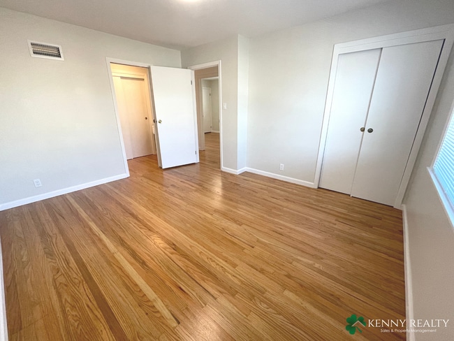 Building Photo - Remodeled Three Bedroom Plus Bonus Room House in Daly City