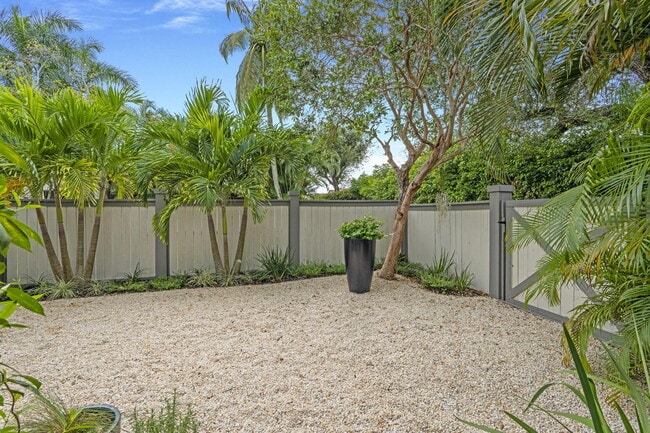 Building Photo - 2474 Bedford Mews Dr