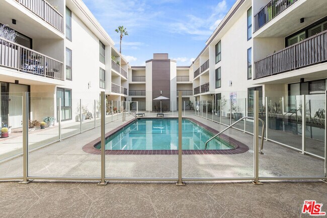 Building Photo - 911 Kings Rd