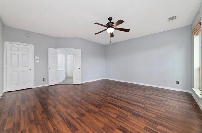 Building Photo - 2218 Laurel Birch Dr