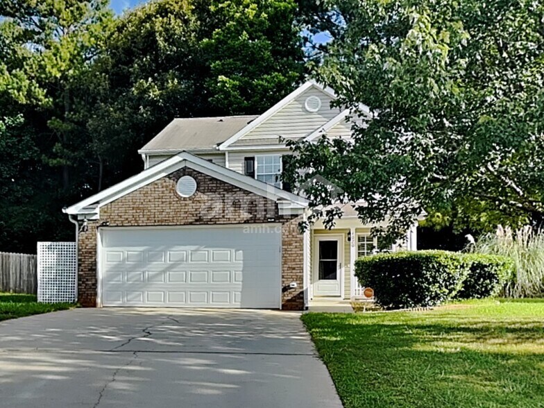 Primary Photo - 4020 Angels Dr