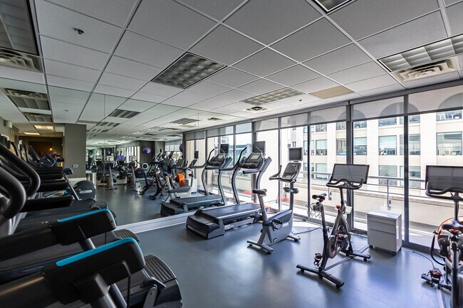 Building Photo - 700 Front St