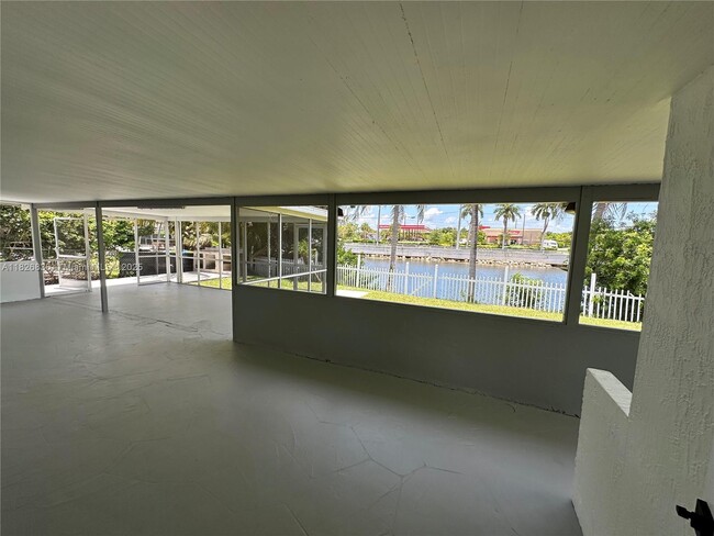Building Photo - 4830 SW 41st Ave
