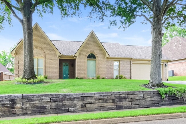 Primary Photo - 605 Sanga Cir E