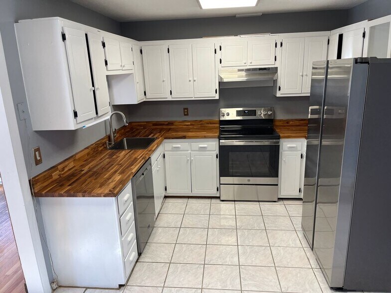 Building Photo - 117 Milwaukee Ave