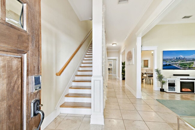 Building Photo - 509 S Willow Ave