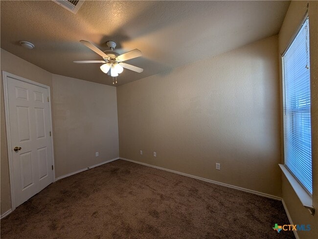 Building Photo - 1013 Misty Acres Dr