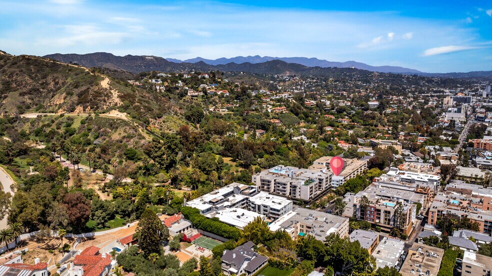 Building Photo - 7259 Hillside Ave