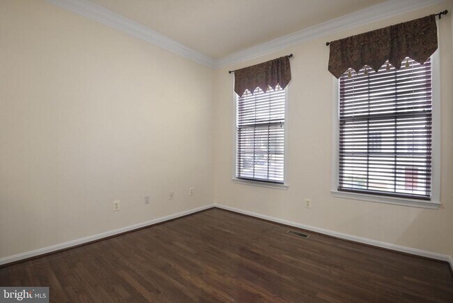 Building Photo - 46186 Aisquith Terrace