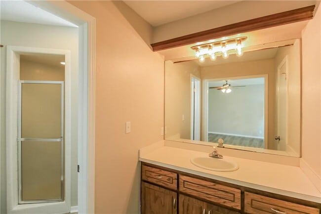 Building Photo - 3920 Green Hills Ct
