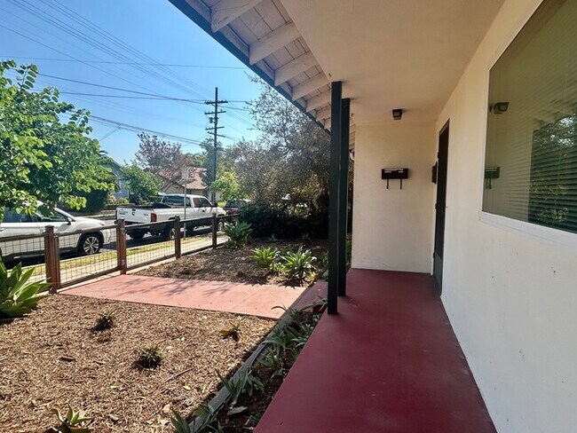 Building Photo - Updated Two Bedroom Home - Available October
