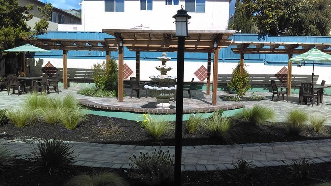 Building Photo - The Fairway Apartments