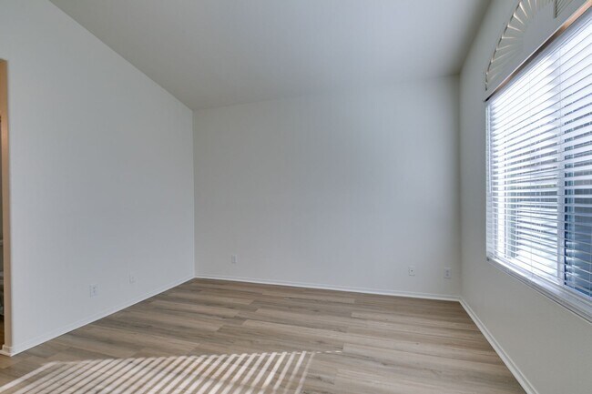 Building Photo - SUMMERLIN BEAUTY*UPGRADED*COMMUNITY POOL*3 BEDROOMS*STAINLESS STEEL APPLIANCES*