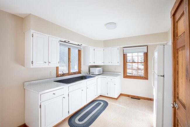 Building Photo - 396 Prindle Rd