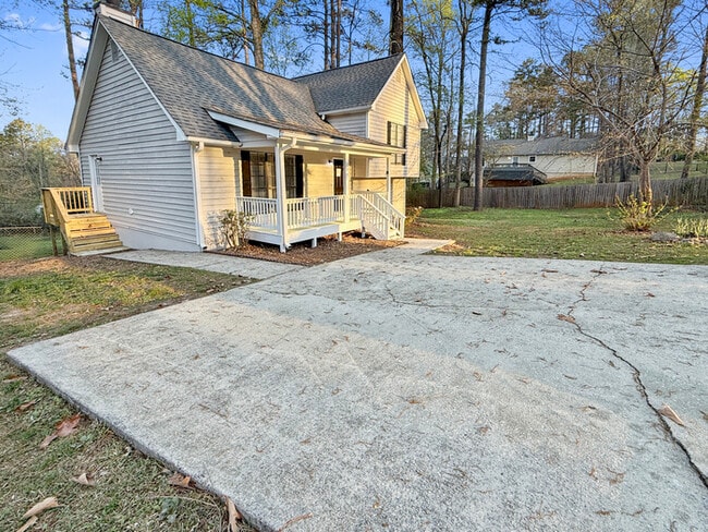 Building Photo - 234 Hillcrest Dr