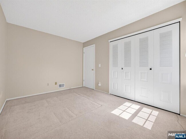 Building Photo - 403 Poets Way