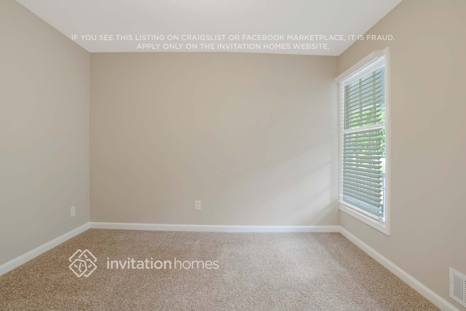 Building Photo - 1801 Romans Dr