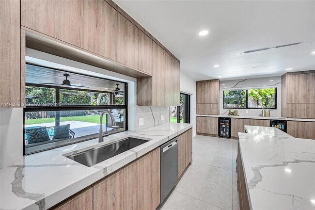 Building Photo - 11340 SW 74th Ct