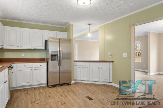 Building Photo - Beautiful Fully Renovated 3 Bed 2 Bath Home