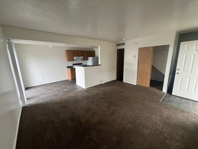 Building Photo - Cozy 3B/1 Bath Townhome in West Valley