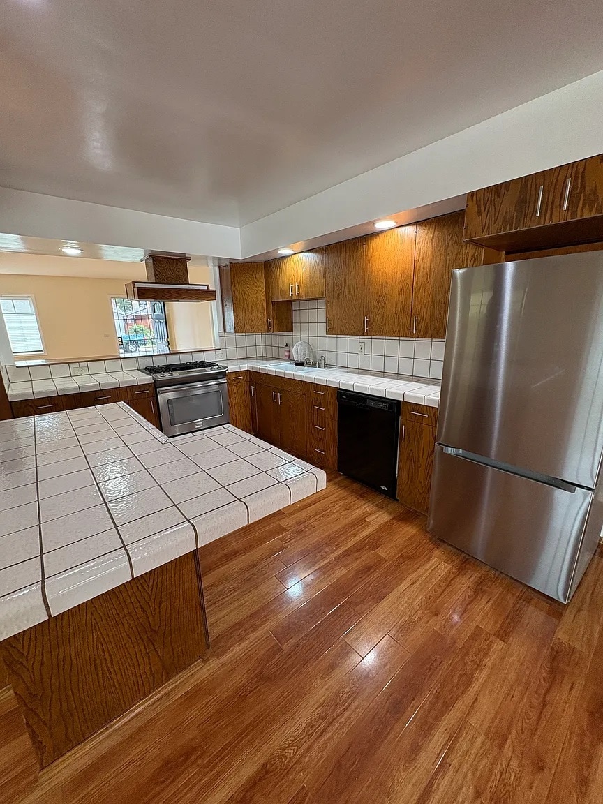 Building Photo - 1843 Santa Fe Ave