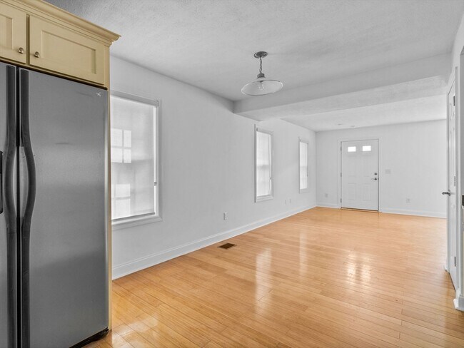 Building Photo - 40 Brattle St