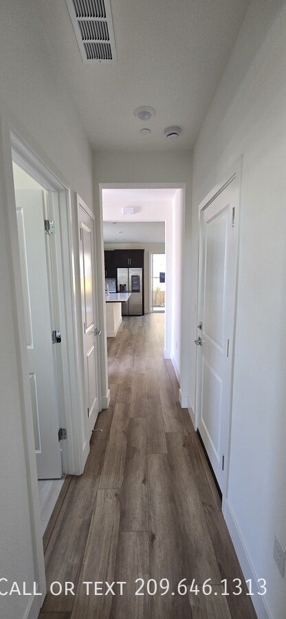 Building Photo - 1695 Placer Pl