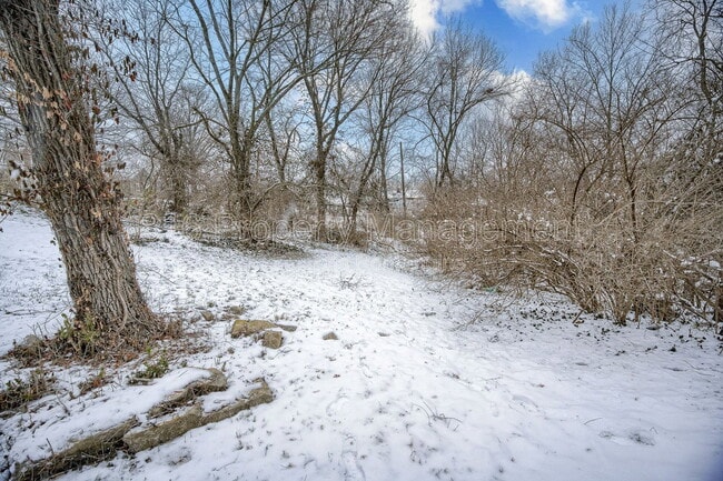 Building Photo - 6901 Jackson Ave