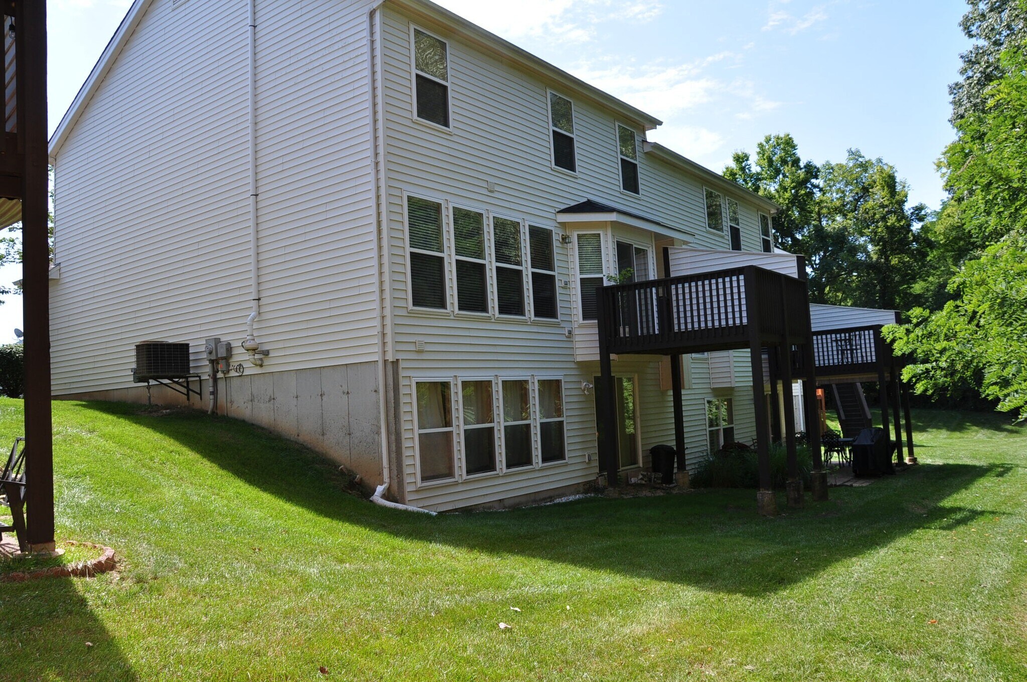 Building Photo - 470 Summit Tree Ct