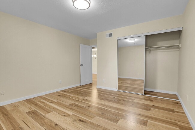 Building Photo - $1,895 - 2 Bed, 2 Bath Condo in Lakewood w...